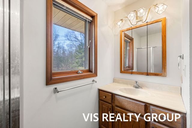 4275 Ford Road, Laketon Twp, MI 49445