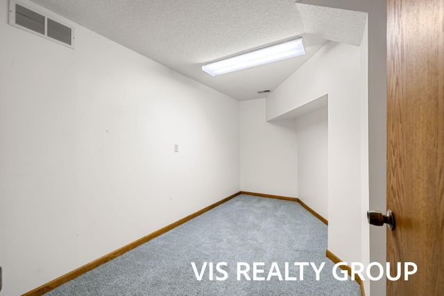 4275 Ford Road, Laketon Twp, MI 49445