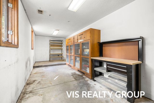 4275 Ford Road, Laketon Twp, MI 49445