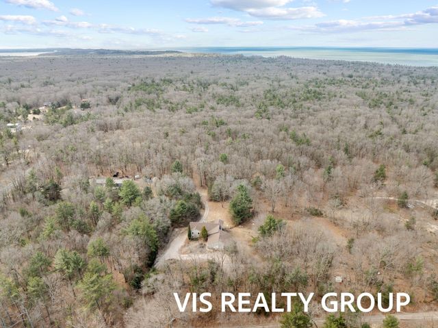 4275 Ford Road, Laketon Twp, MI 49445