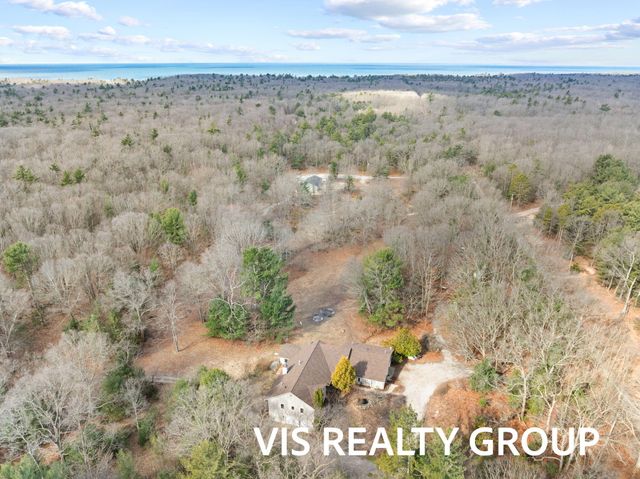 4275 Ford Road, Laketon Twp, MI 49445