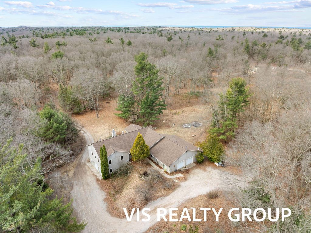 4275 Ford Road, Laketon Twp, MI 49445