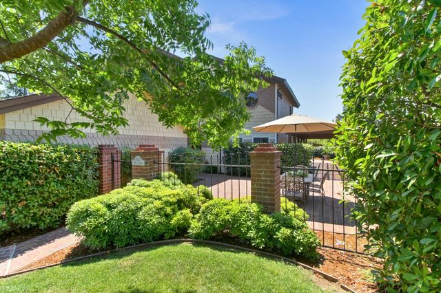 7916 Laurelridge Ct, Fair Oaks, CA 95628