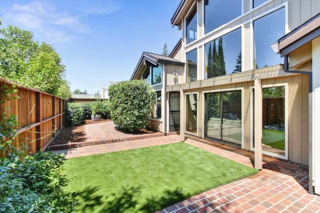 7916 Laurelridge Ct, Fair Oaks, CA 95628