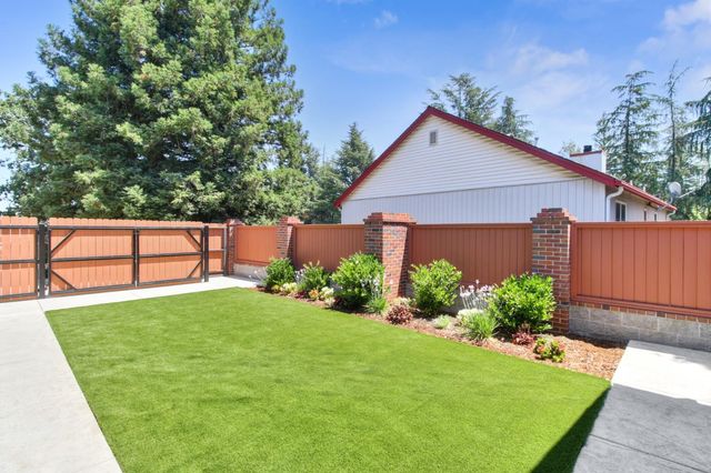 7916 Laurelridge Ct, Fair Oaks, CA 95628