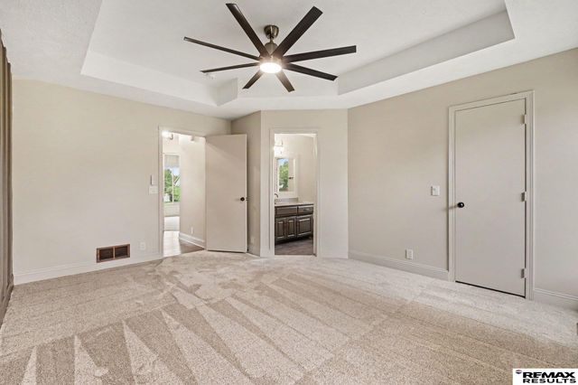705 Eagle View Drive, Papillion, NE 68133