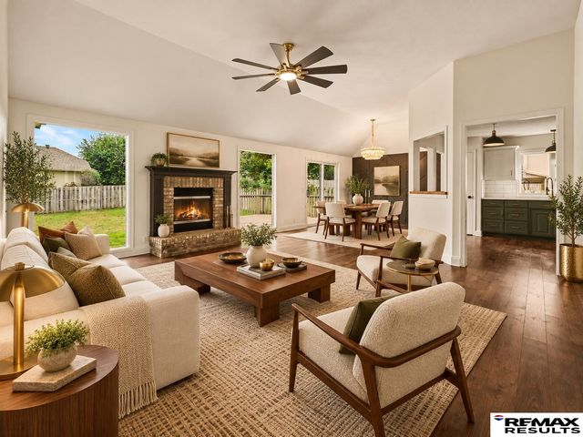 705 Eagle View Drive, Papillion, NE 68133