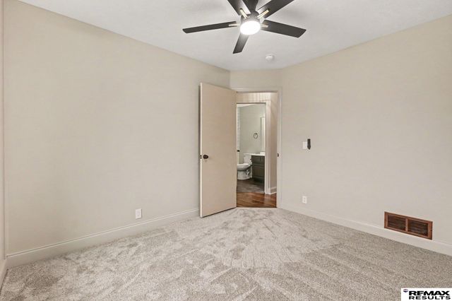 705 Eagle View Drive, Papillion, NE 68133