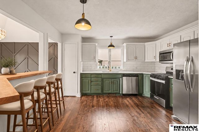 705 Eagle View Drive, Papillion, NE 68133