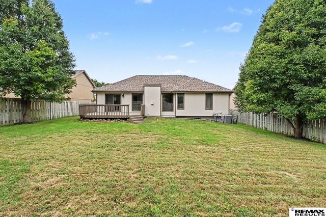 705 Eagle View Drive, Papillion, NE 68133