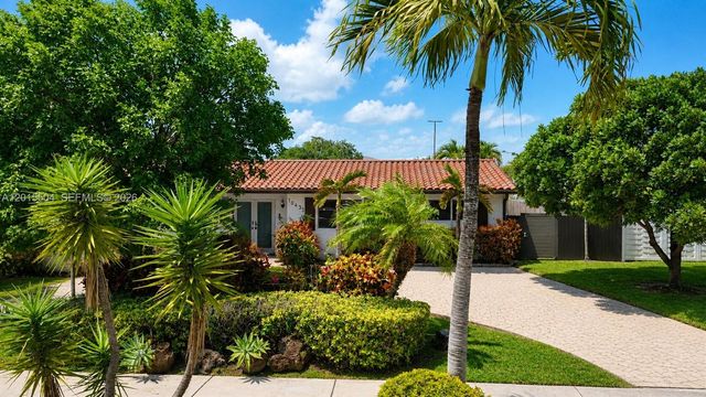 10435 SW 92nd St, Miami, FL 33176