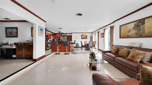 10435 SW 92nd St, Miami, FL 33176