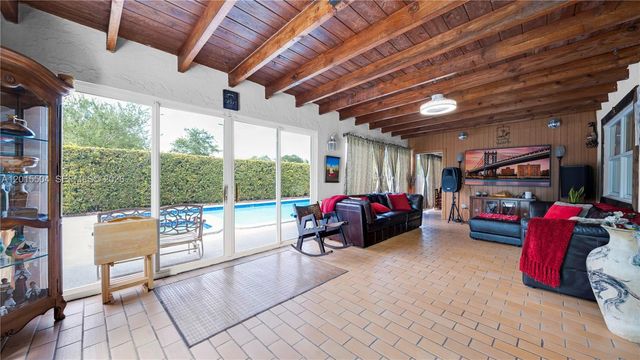 10435 SW 92nd St, Miami, FL 33176
