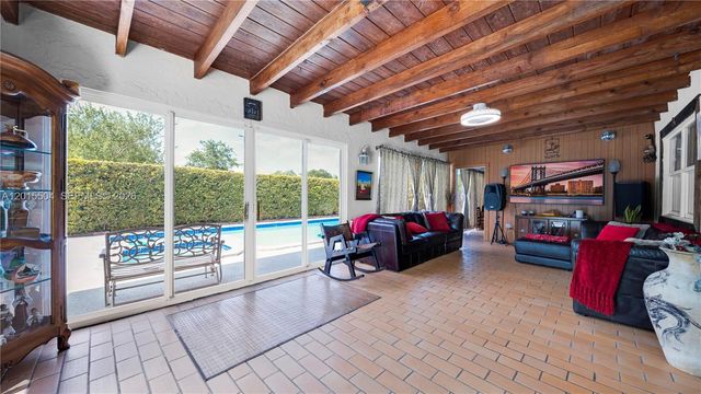 10435 SW 92nd St, Miami, FL 33176