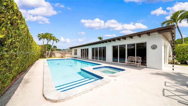 10435 SW 92nd St, Miami, FL 33176