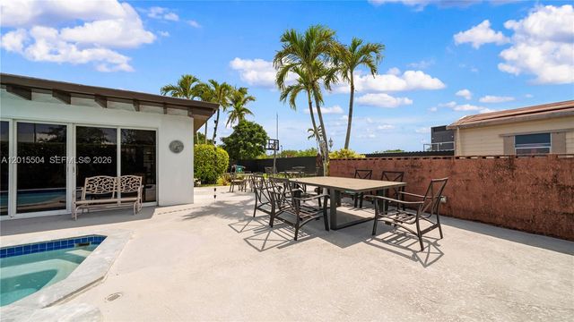 10435 SW 92nd St, Miami, FL 33176