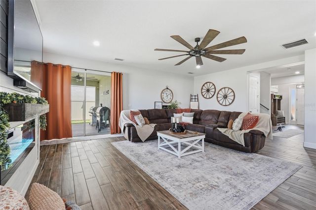 1218 BLARNEY STREET, Minneola, FL 34715