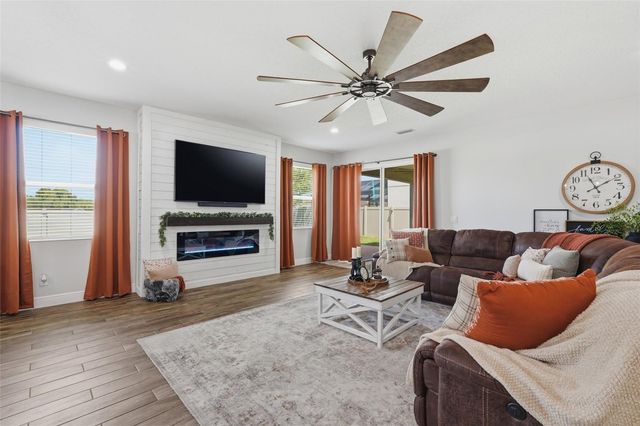 1218 BLARNEY STREET, Minneola, FL 34715