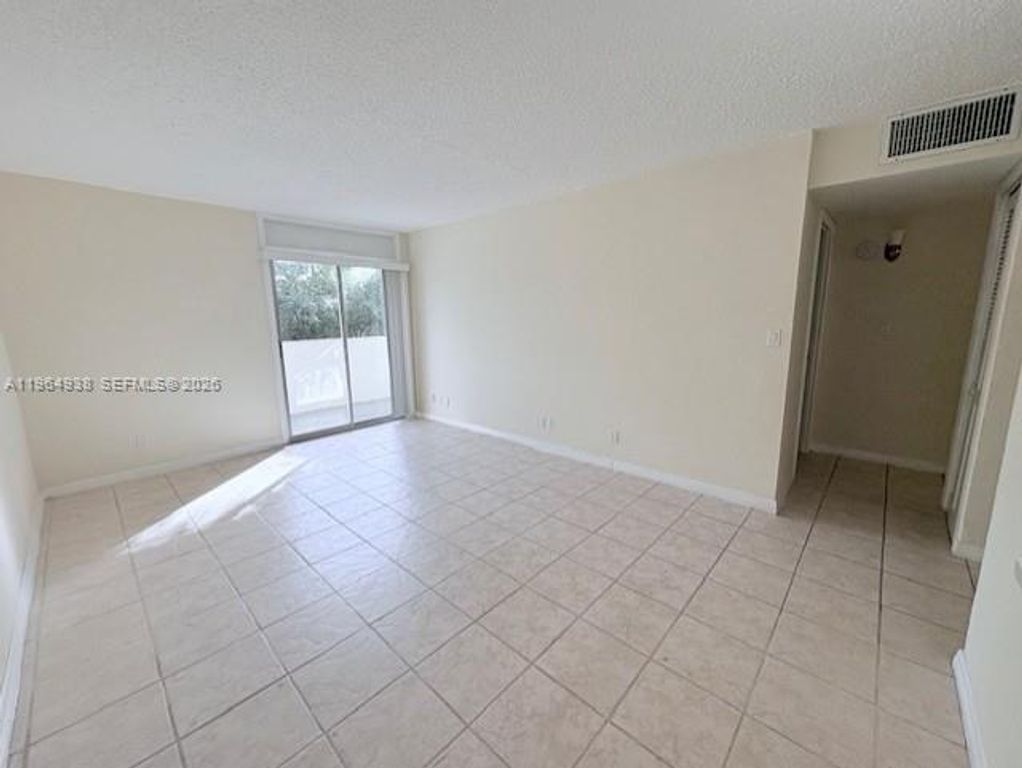 4550 NW 9th St 218E, Miami, FL 33126