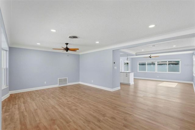 5669 45TH AVENUE N, Kenneth City, FL 33709