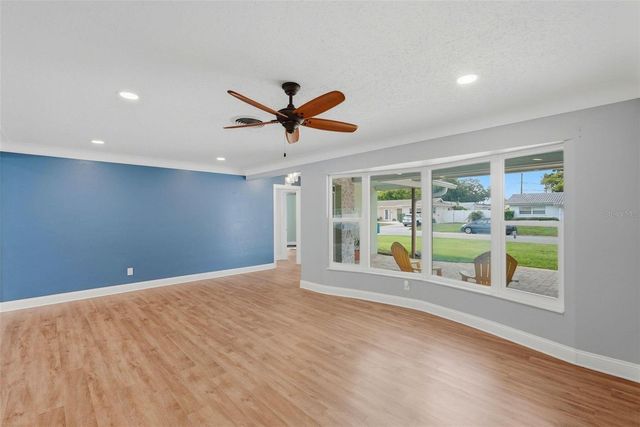 5669 45TH AVENUE N, Kenneth City, FL 33709