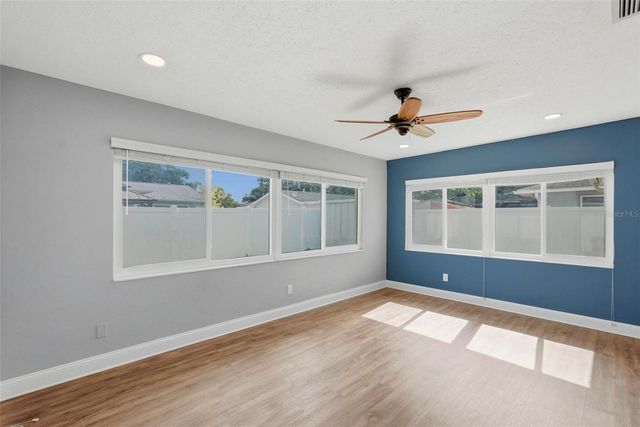 5669 45TH AVENUE N, Kenneth City, FL 33709