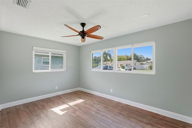 5669 45TH AVENUE N, Kenneth City, FL 33709