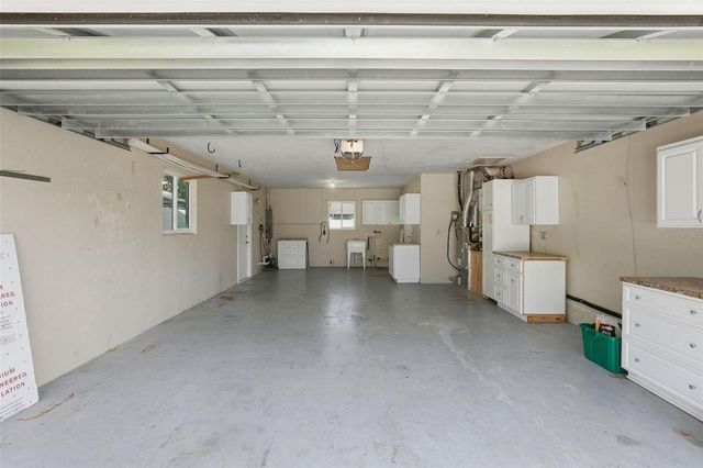 5669 45TH AVENUE N, Kenneth City, FL 33709