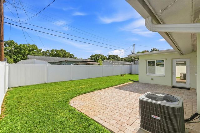 5669 45TH AVENUE N, Kenneth City, FL 33709
