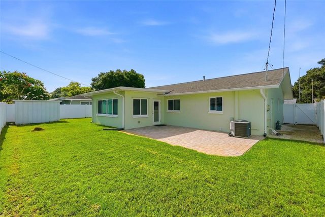 5669 45TH AVENUE N, Kenneth City, FL 33709