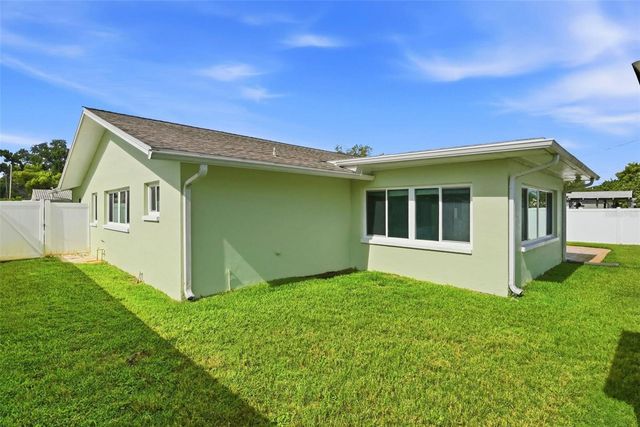 5669 45TH AVENUE N, Kenneth City, FL 33709
