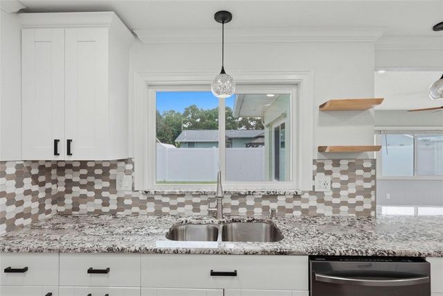 5669 45TH AVENUE N, Kenneth City, FL 33709