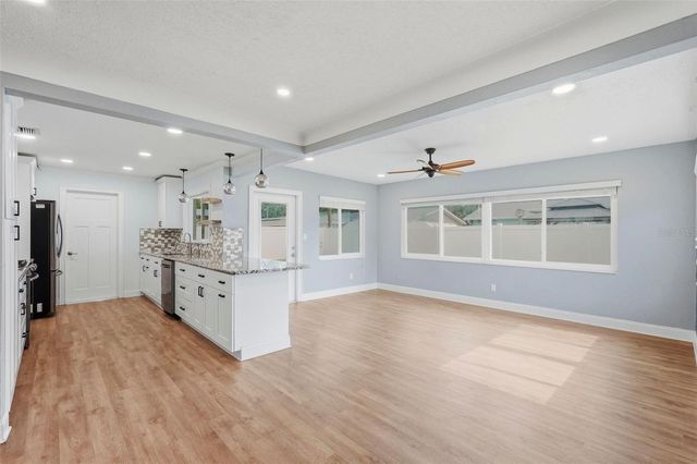 5669 45TH AVENUE N, Kenneth City, FL 33709