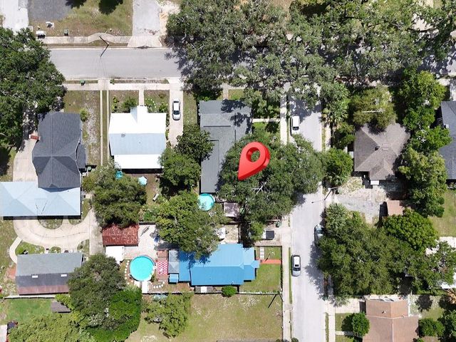 325 S 2ND STREET, Leesburg, FL 34748