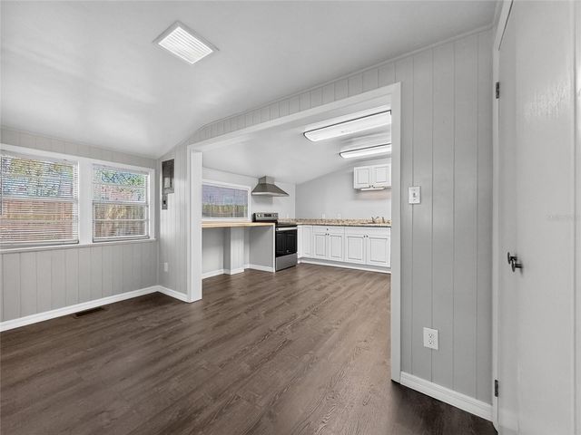 325 S 2ND STREET, Leesburg, FL 34748