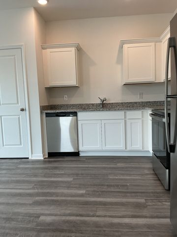 212 Darlington Drive, Dickson, TN 37055
