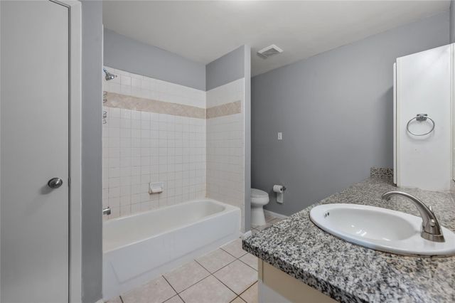 11709 Lakeside Place Drive 232, Houston, TX 77077