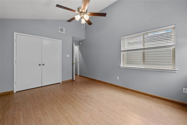 11709 Lakeside Place Drive 232, Houston, TX 77077