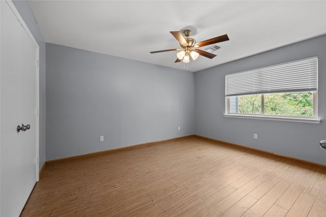 11709 Lakeside Place Drive 232, Houston, TX 77077