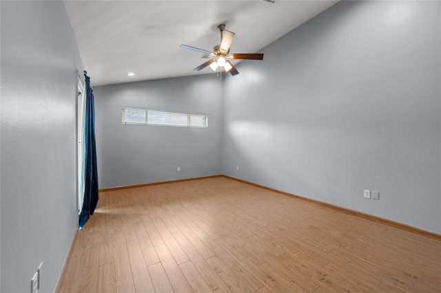 11709 Lakeside Place Drive 232, Houston, TX 77077