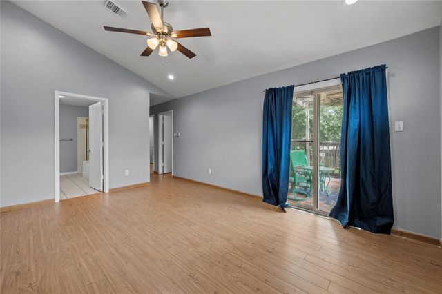 11709 Lakeside Place Drive 232, Houston, TX 77077