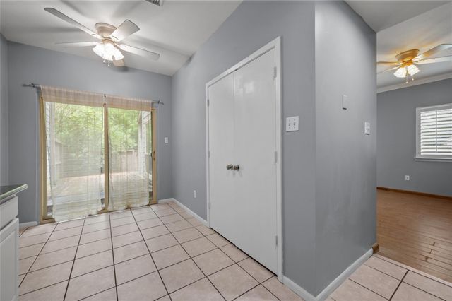 11709 Lakeside Place Drive 232, Houston, TX 77077