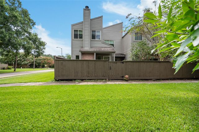 11709 Lakeside Place Drive 232, Houston, TX 77077