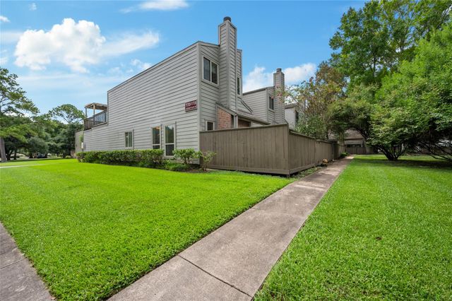 11709 Lakeside Place Drive 232, Houston, TX 77077