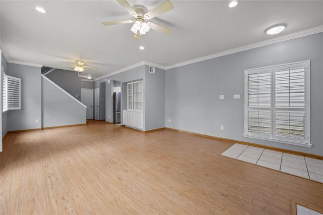 11709 Lakeside Place Drive 232, Houston, TX 77077