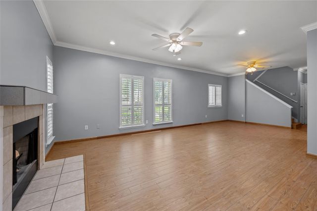 11709 Lakeside Place Drive 232, Houston, TX 77077