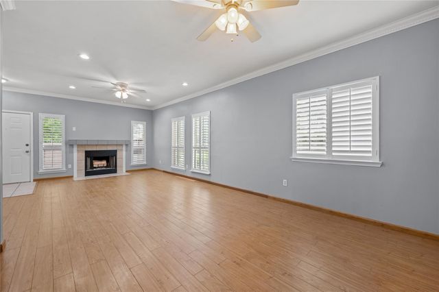 11709 Lakeside Place Drive 232, Houston, TX 77077