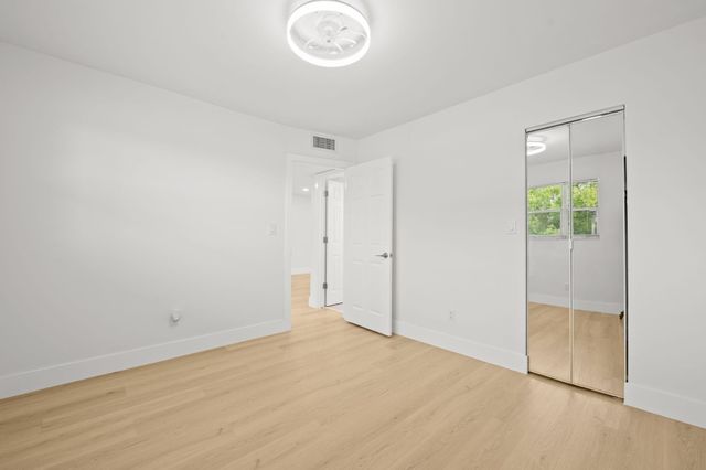 6000 NW 64th Avenue 303, Fort Lauderdale, FL 33319