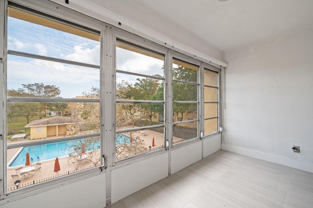 6000 NW 64th Avenue 303, Fort Lauderdale, FL 33319