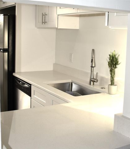 6000 NW 64th Avenue 303, Fort Lauderdale, FL 33319